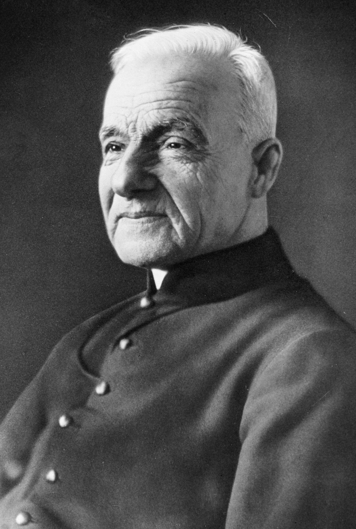 1200px-Saint_André_Bessette