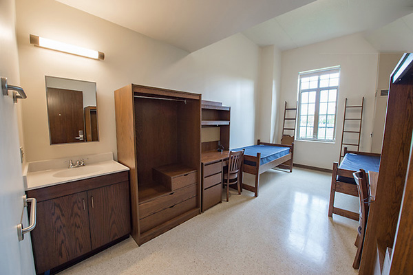 Dorm room in Notre Dame residence hall